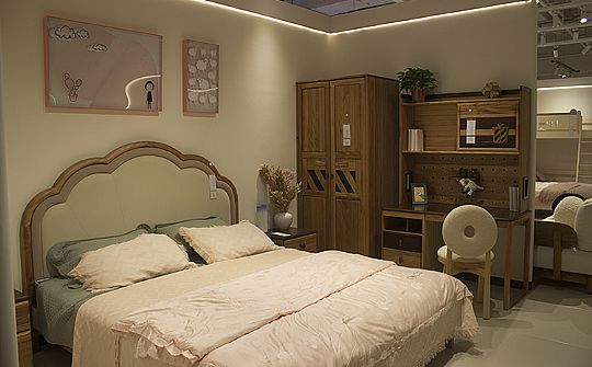 青年公社實(shí)木家具
